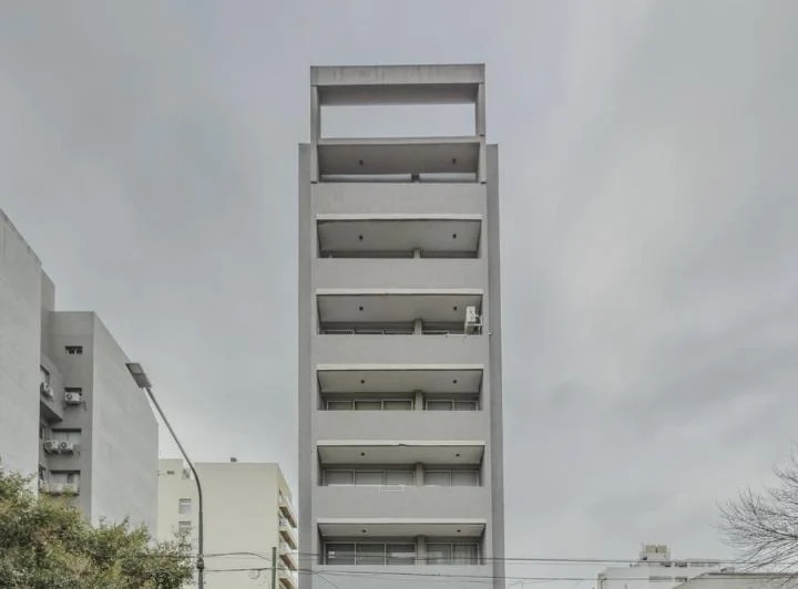 Piso  en alquiler en La Plata 130 mts con terraza privada y cochera cubierta 1