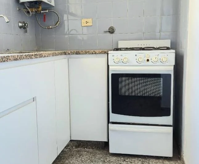 Departamento en alquiler de 1 dormitorio en la plata zona facultades, todos medios de transporte. 2