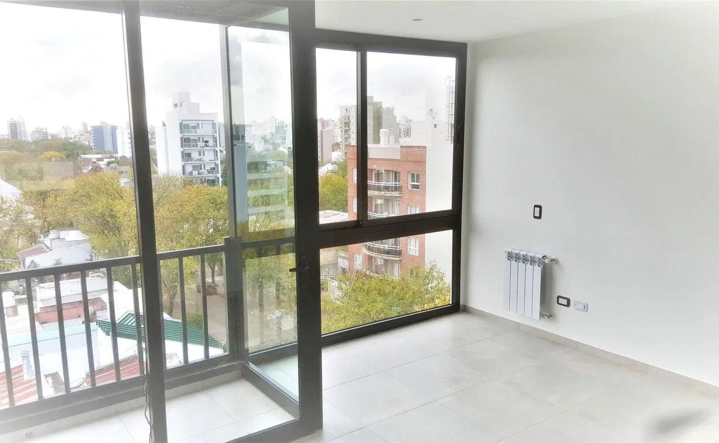 Departamento en la plata un dormitorio con cochera cubierta 2