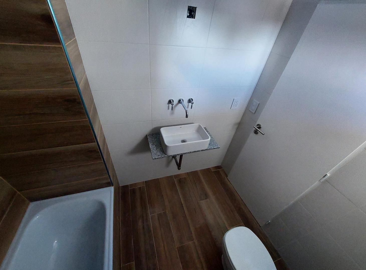 Foto de Alquiler departamento en La Plata monoambiente piso 2 frente, nuevo, imagen 2