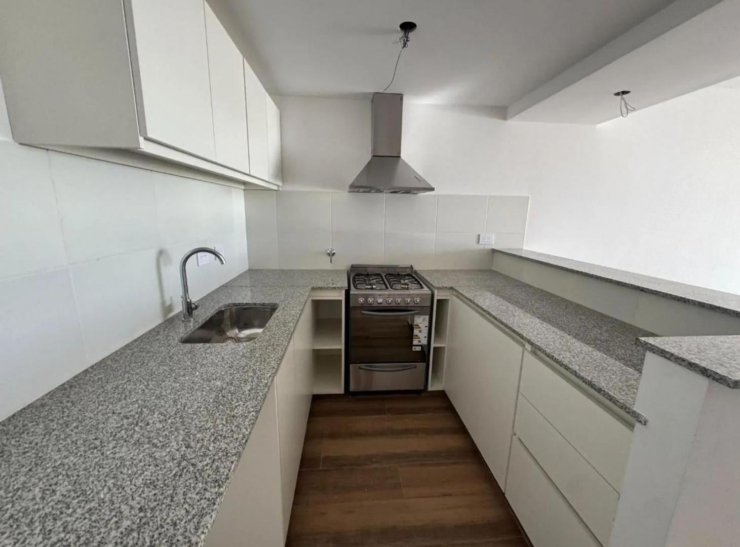 Foto de Departamento en venta en la plata 1 dormitorio con cochera estrenar, imagen 3