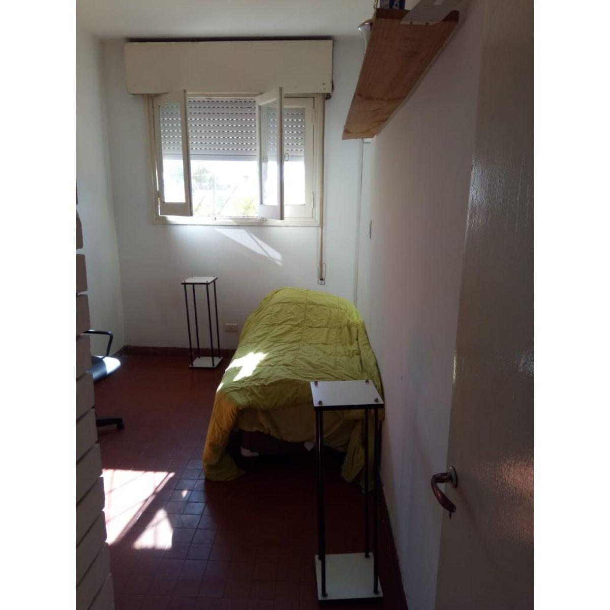 Foto de RETASADA. A reciclar. Oportunidad, Casa de 3 dormitorios, Ingeniero, imagen 4