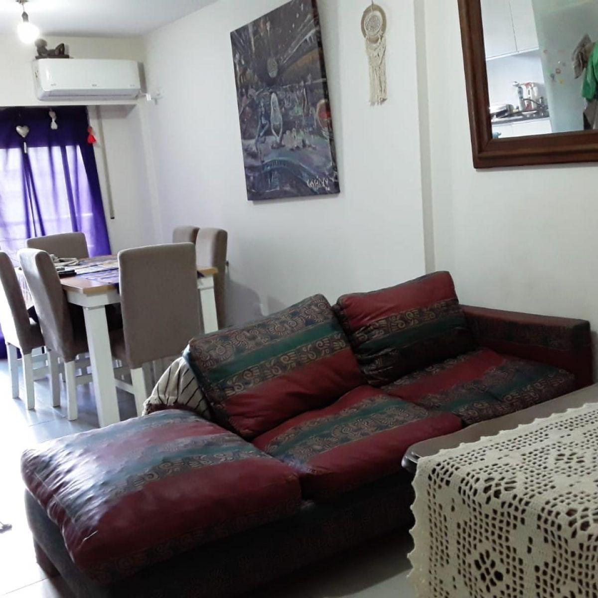 Departamento de 2 dormitorios con patio, Moreno 554