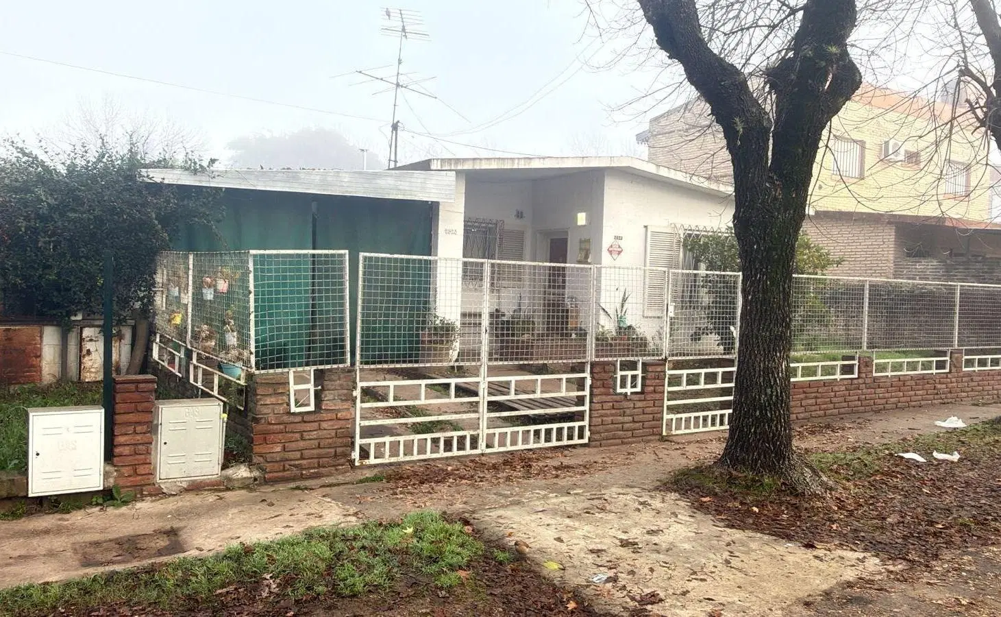 Casa de 3 dormitorios con cochera pasante . PARQUEFIELD 3
