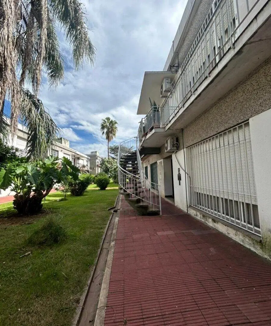 Departamento 3 dormitorios y patio, Jose Hernandez 946 2