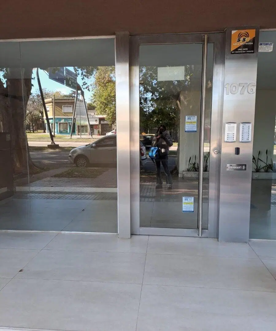 Departamento de 1 dormitorio . BV Rondeau 1076 piso 5 5