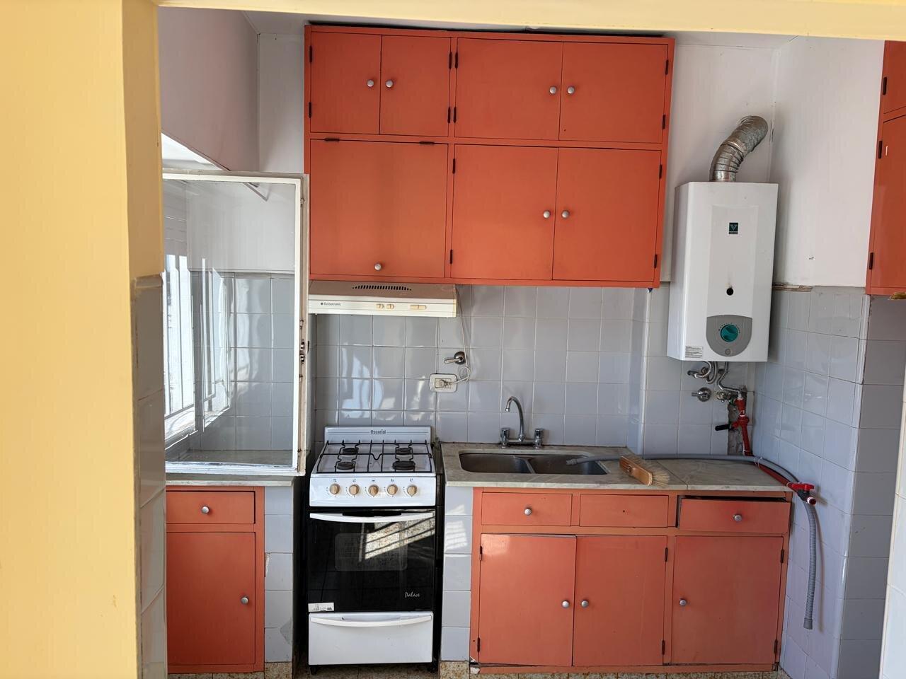Foto de Departamento 2 dormitorios, frente, Genova 1587 4to Piso., imagen 3