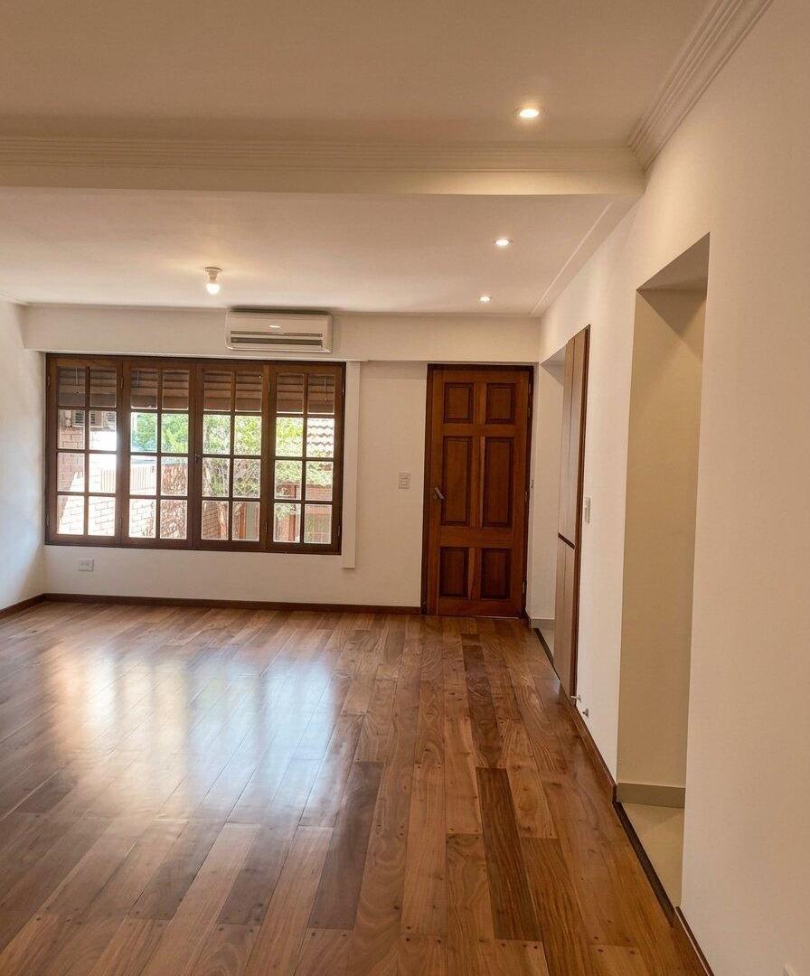 Foto de Casa de 3 dormitorios ,comodin, patio, quincho, cochera doble. Del, imagen 2
