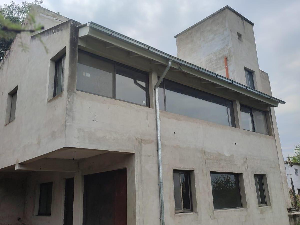 VENTA CASA 3DORMITORIOS BARRIO CERRADO ASCOCHINGA