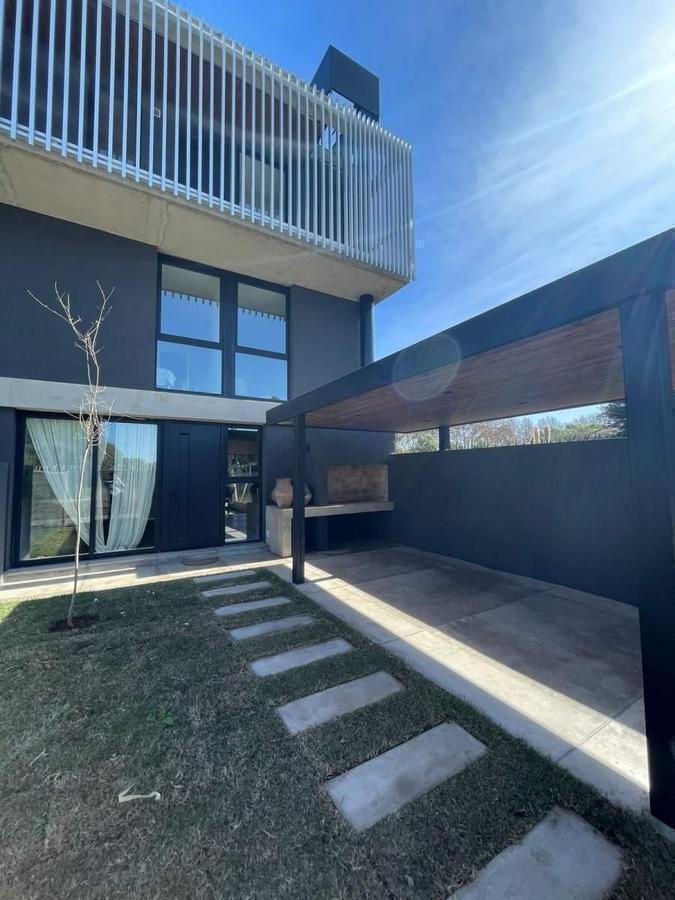 Foto de DUPLEX ESTE EN VENTA HOYO 5 VILLA ALLENDE, imagen 5