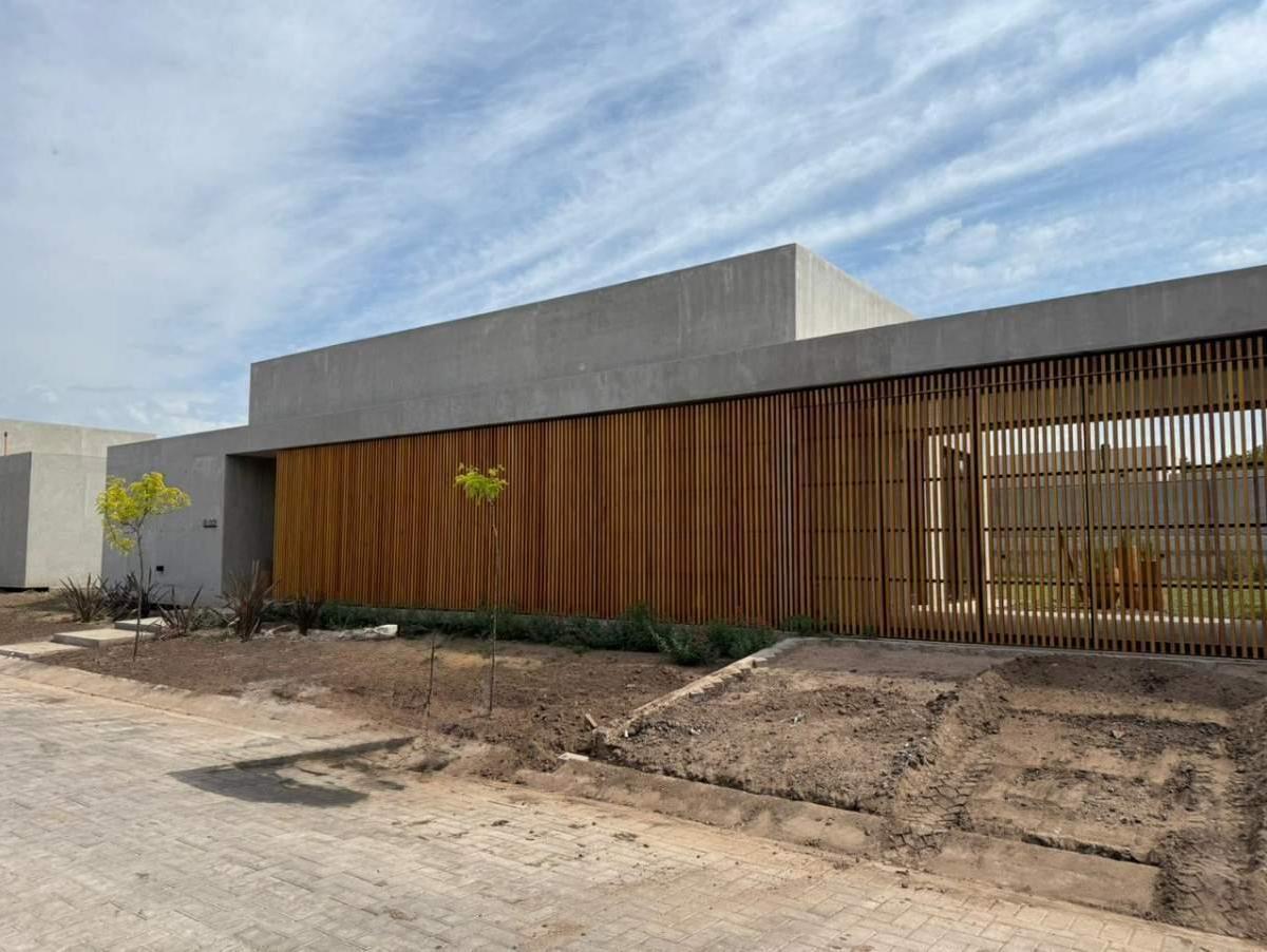 Foto de VENTA CASA 3 DORMITORIOS VILLA ALLENDE GOLF, CASORIA CASAS VILLAGE, imagen 1