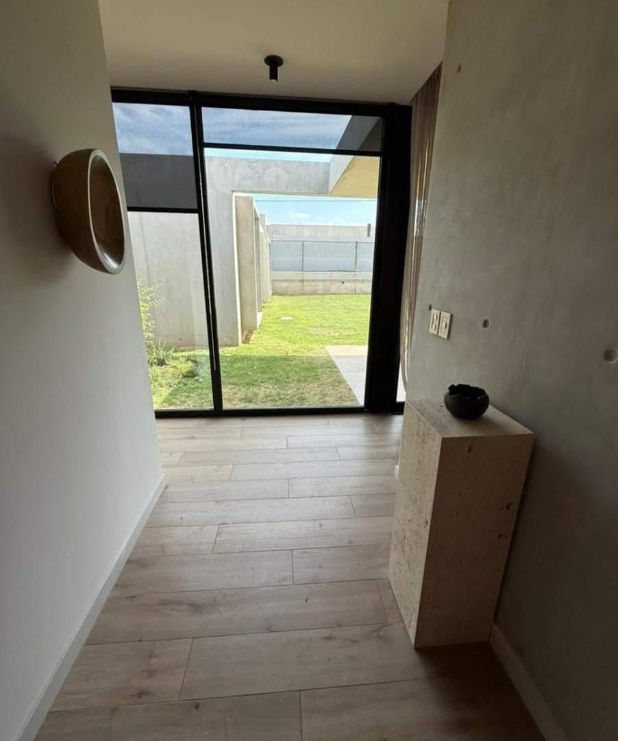 Foto de VENTA CASA 3 DORMITORIOS VILLA ALLENDE GOLF, CASORIA CASAS VILLAGE, imagen 2