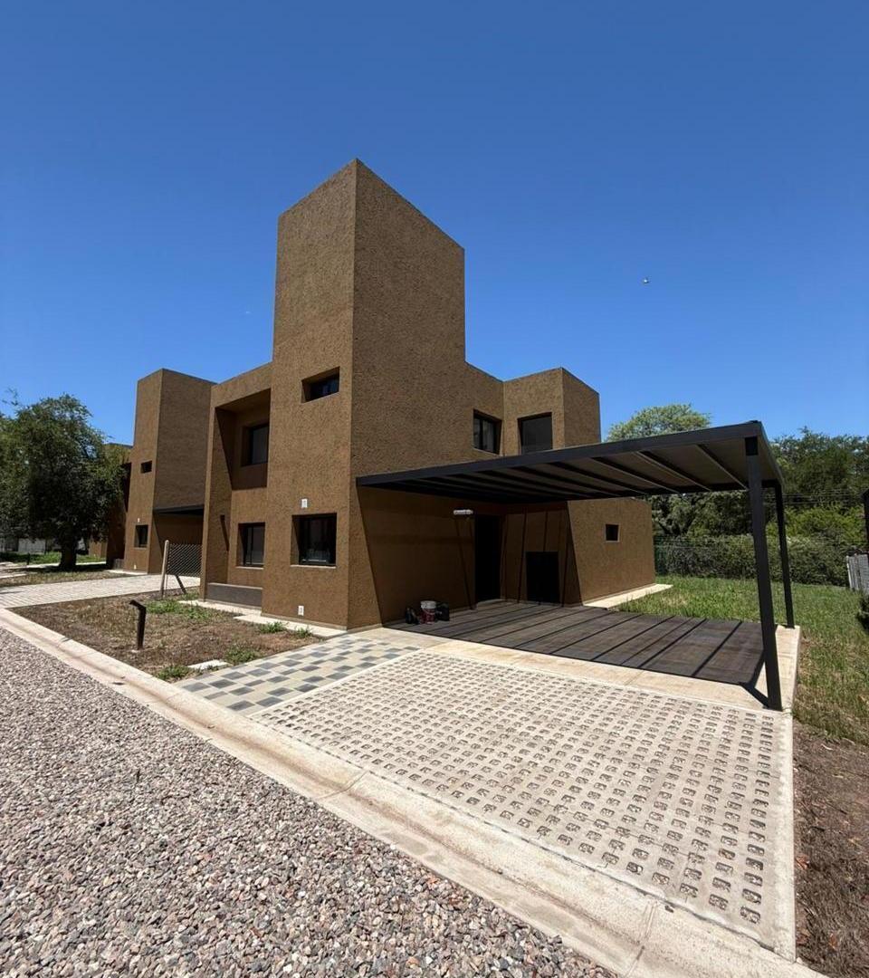 Foto de VENTA Duplex 3 Dorm.- Complejo Cerrado, Villa Allende Golf, imagen 1