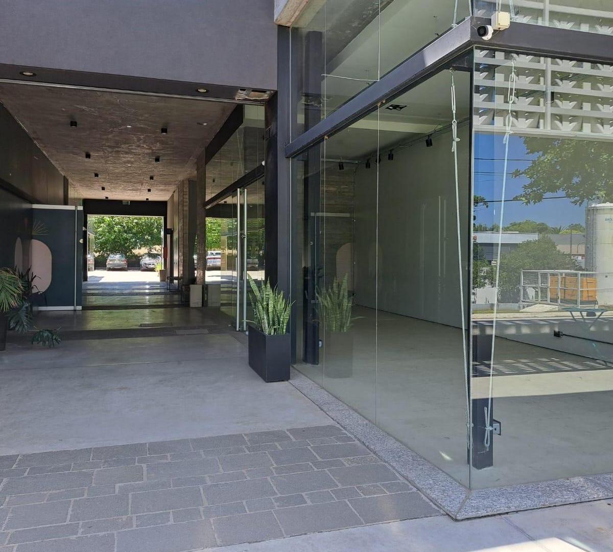 Foto de ALQUILER LOCAL COMPLEJO CUADRA 1 VILLA ALLENDE GOLF, imagen 2