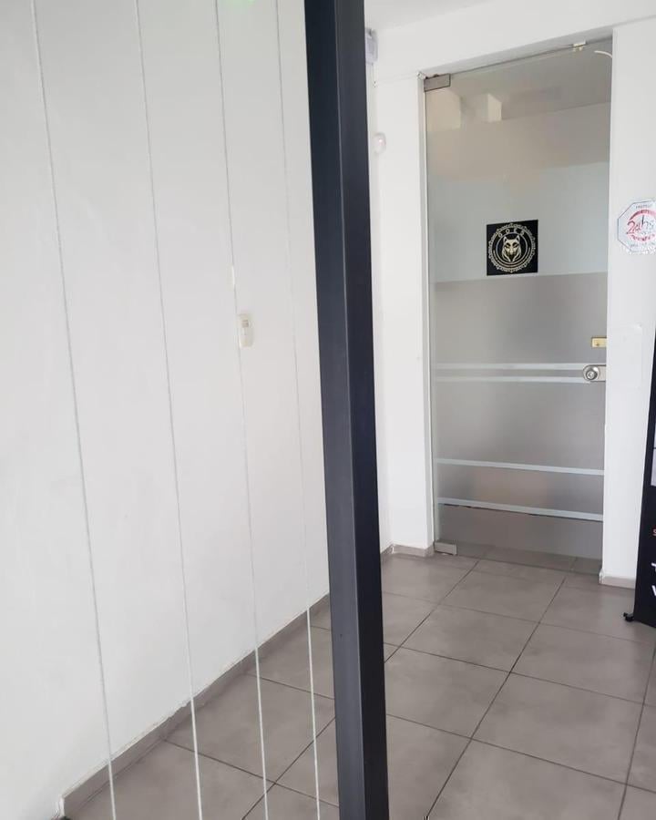 Foto de VENTA LOCALES Y OFICINAS URCA CORDOBA, imagen 2