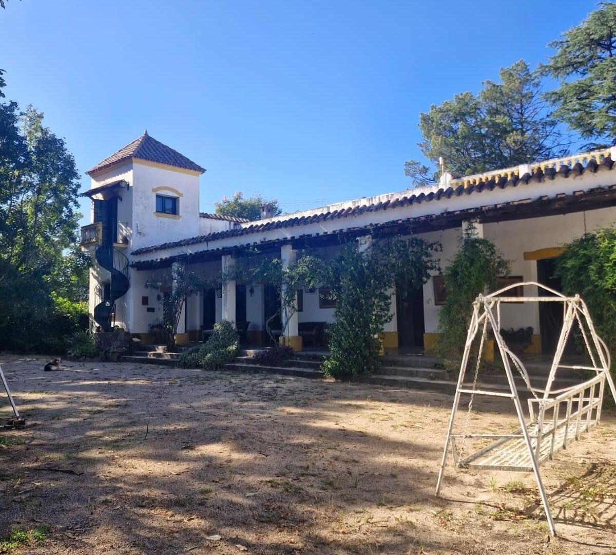 Foto de VENTA - COMPLEJO LA MERCED, TANTI - 6 Casas, imagen 1
