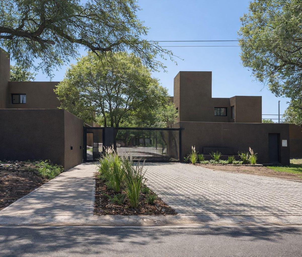 Foto de VENTA Casa 3 Dorm.- Complejo Cerrado, Villa Allende Golf, imagen 2