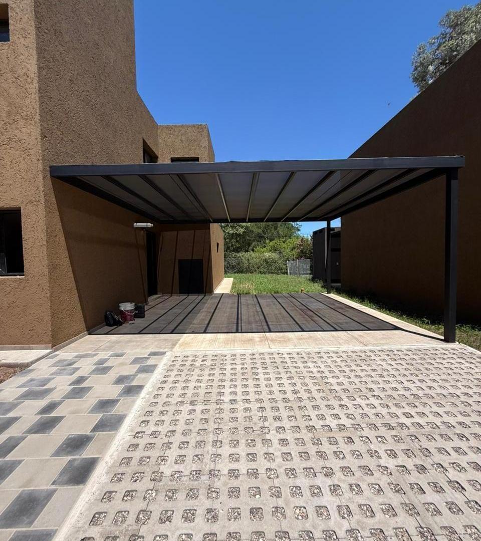 Foto de VENTA Casa 3 Dorm.- Complejo Cerrado, Villa Allende Golf, imagen 3
