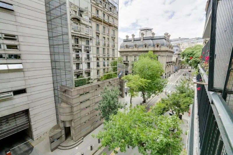 Muy buen departamento, impecable cerca de Cancilleria, Plaza San Martin, cochera! 3