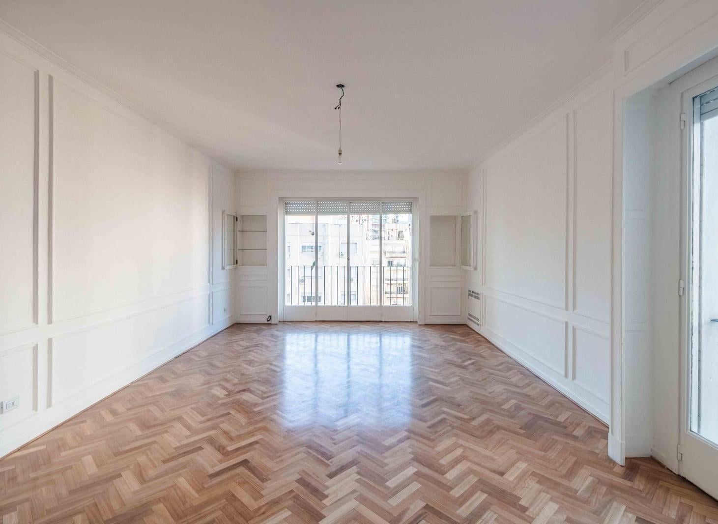 Foto de Reciclado a nuevo, en edif de categoría, piso alto, lleno de luz, seg, imagen 1
