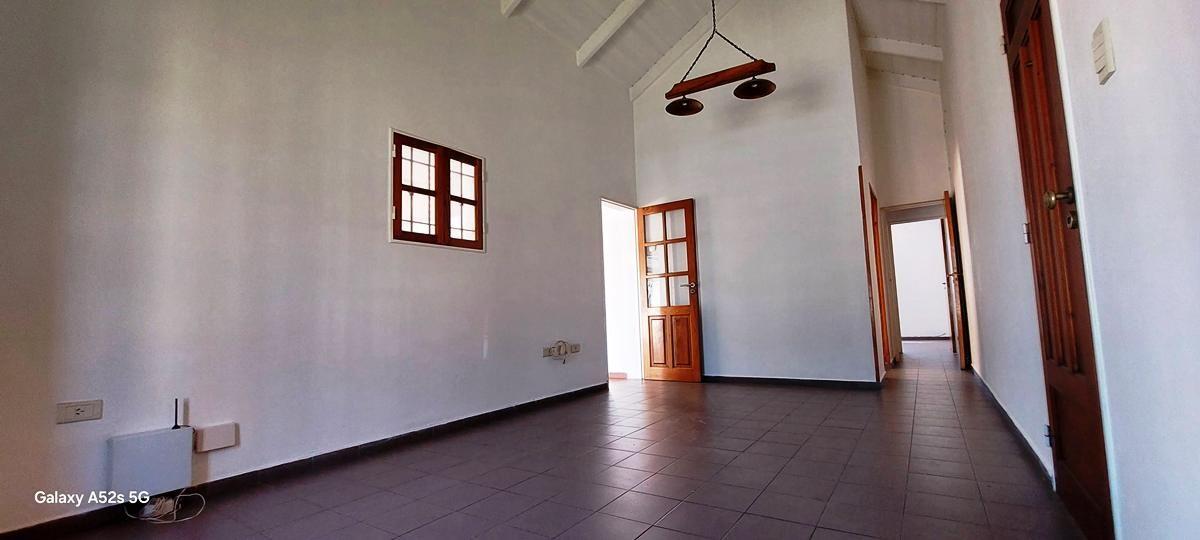 Foto de VENDO CASA EN S.M.A.T.A. CON 3 DORMITORIOS - COCHERA DPBLE Y PILETA, imagen 5