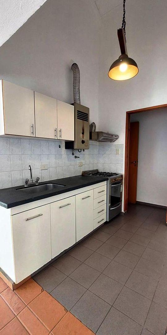 Foto de VENDO CASA EN S.M.A.T.A. CON 3 DORMITORIOS - COCHERA DPBLE Y PILETA, imagen 2