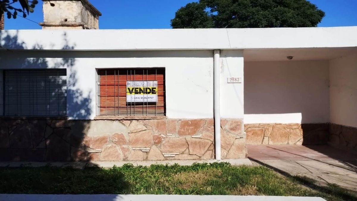 VENDO VIVIENDA DE 3 DORMTIORIOS - BARRIO PRIMERO DE MAYO