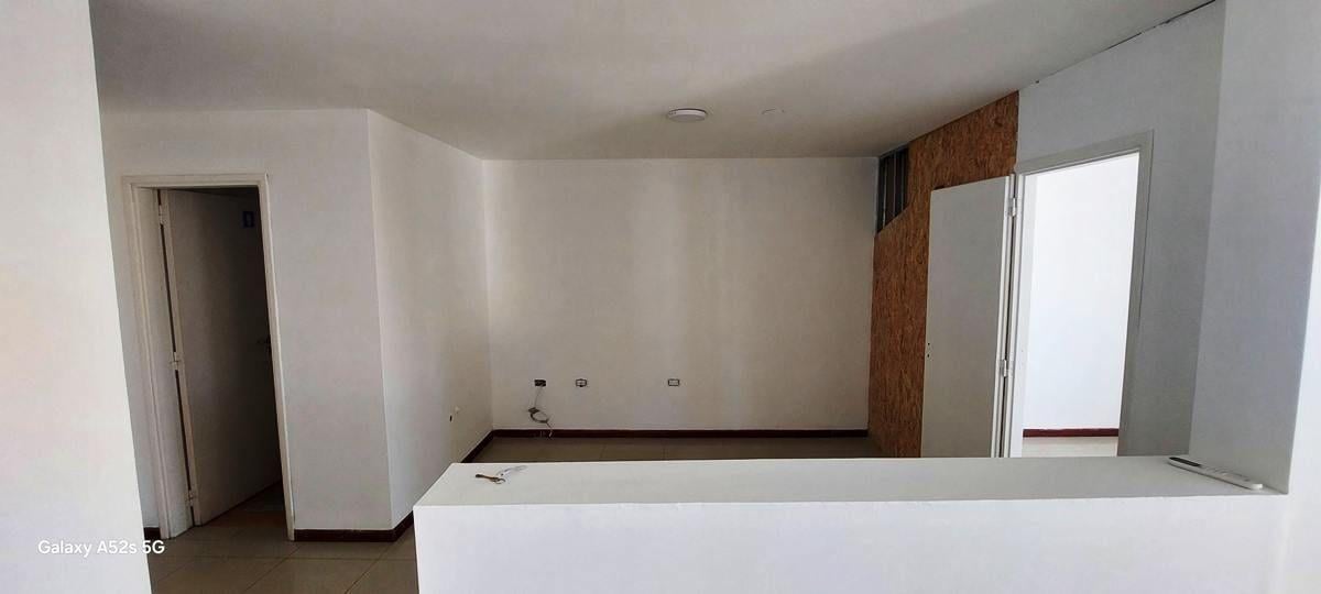 Foto de ALQUILO OFICINA ALBERDI (3 PRIVADOS) - HUMBERTO PRIMO Y AVELLANEDA, imagen 2