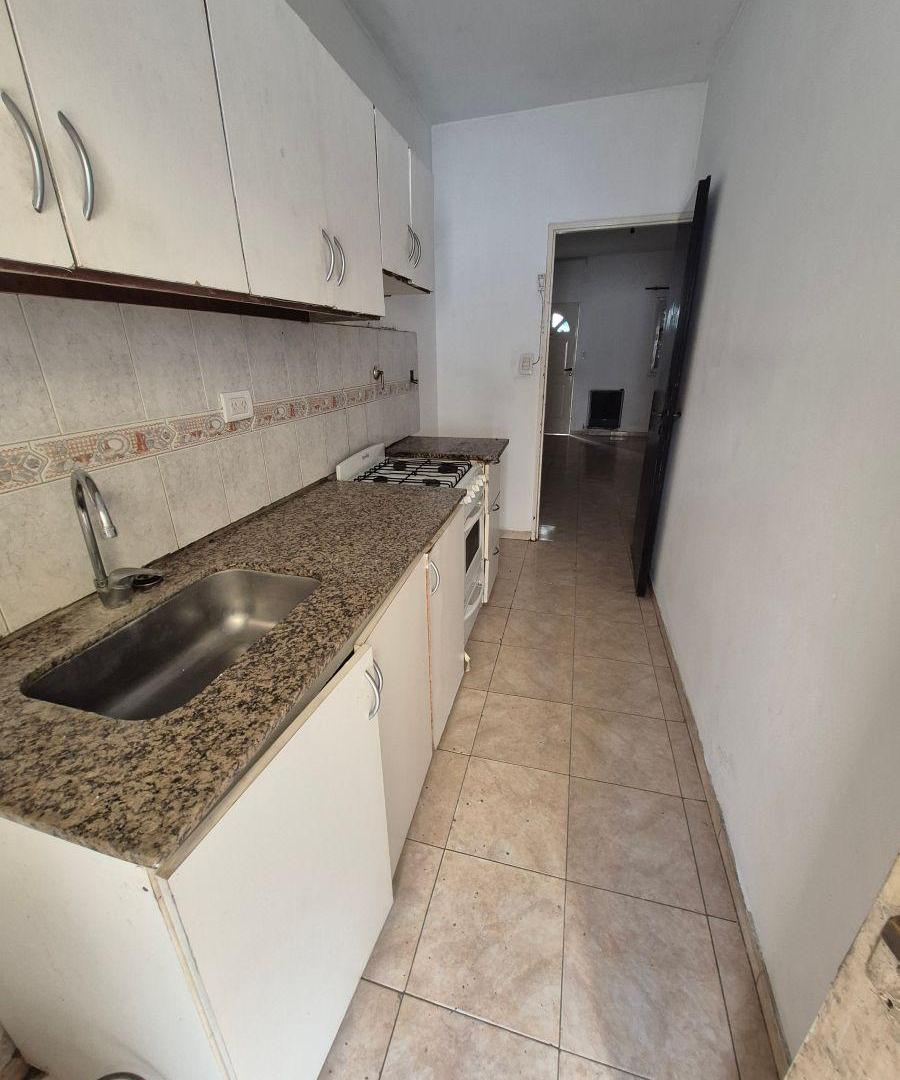 Foto de Departamento de 38 m² con 1 dormitorio en venta en La Plata, imagen 3