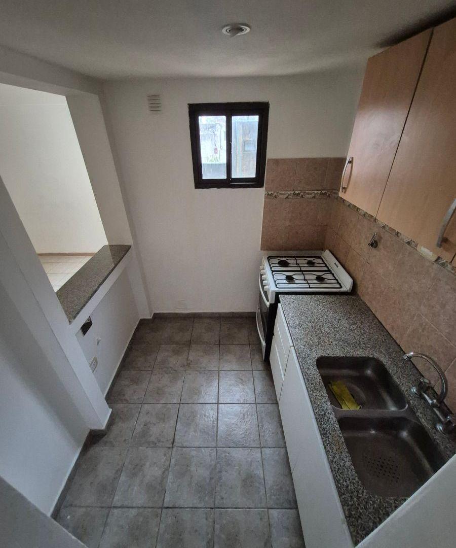 Foto de Departamento de 45 m² con 1 dormitorio en alquiler en La Plata, imagen 3