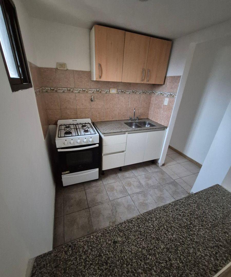 Foto de Departamento de 45 m² con 1 dormitorio en alquiler en La Plata, imagen 1