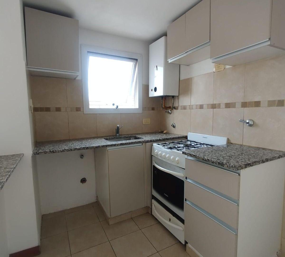 Foto de Departamento de 40 m² con 1 dormitorio en alquiler en La Plata, imagen 5