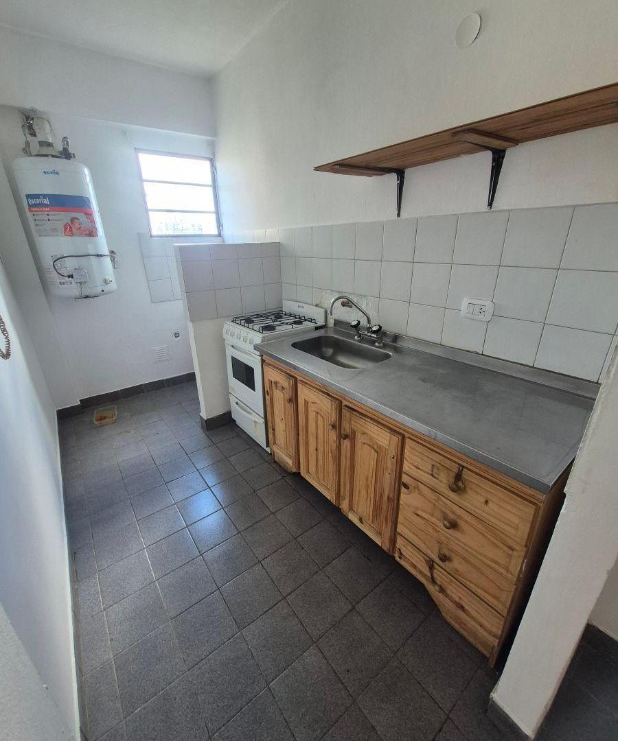 Foto de Departamento de 50 m² con 2 dormitorios en alquiler en La Plata, imagen 1