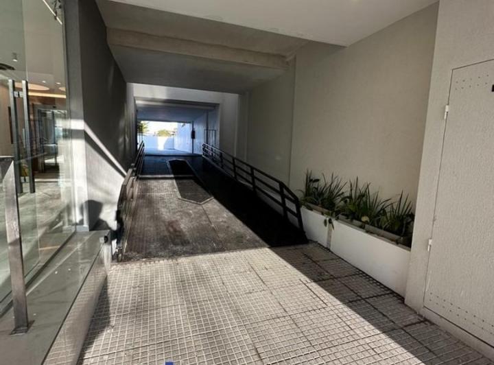 ALQUILER 40 E/ 17 Y 18 Dpto 1 dormitorio con cochera balcon 3
