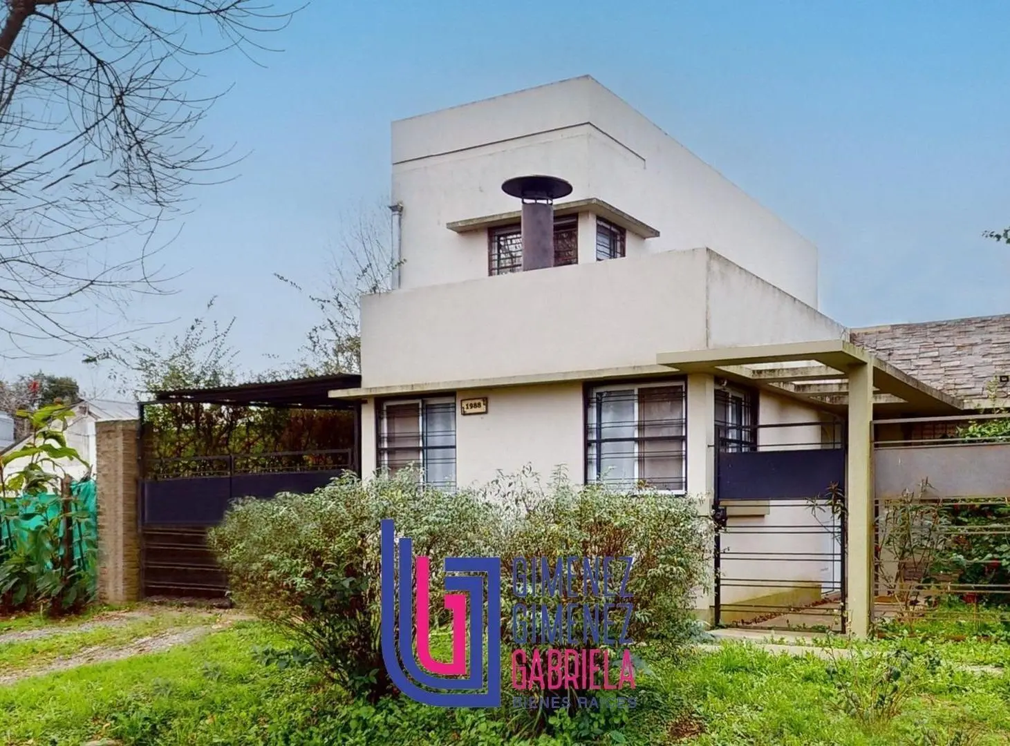 VENTA 450 e/ 24 y 25 Casa 3 dormtiorios con pileta City Bell 1