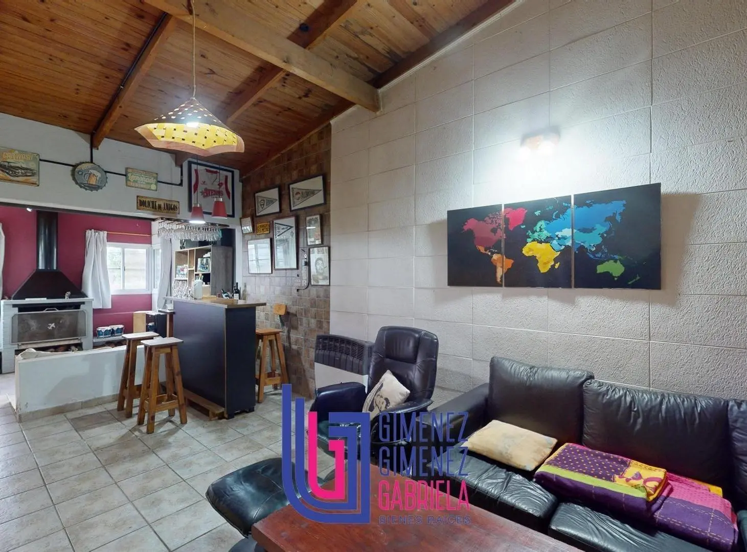VENTA 450 e/ 24 y 25 Casa 3 dormtiorios con pileta City Bell 2