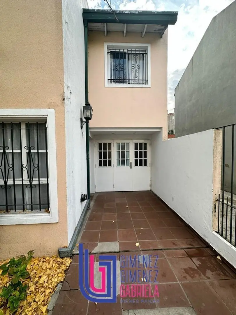 Venta casa 3 dormitorio cochera patio villa elvira 1