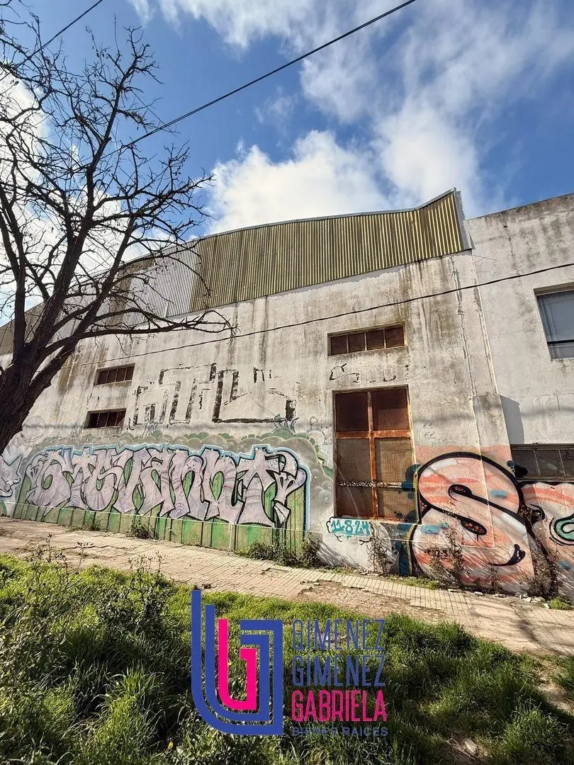 VENTA 63 E/ 8 Y 9 LOTE DE TERRENO LA PLATA 4