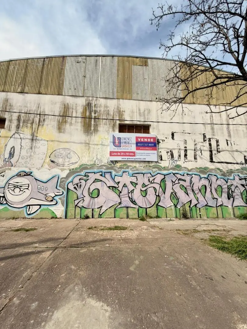 VENTA 63 E/ 8 Y 9 LOTE DE TERRENO LA PLATA 2