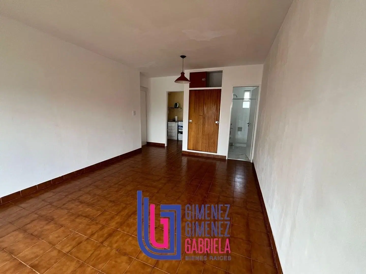 Alquiler de departamento monoambiente calle 5 e/ 63 y 64 1