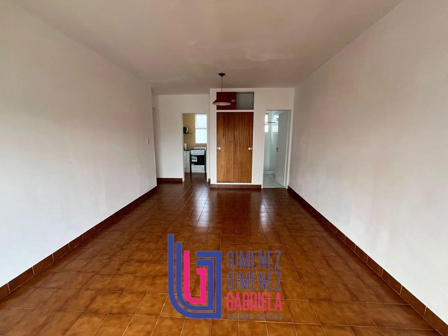Alquiler de departamento monoambiente calle 5 e/ 63 y 64 3