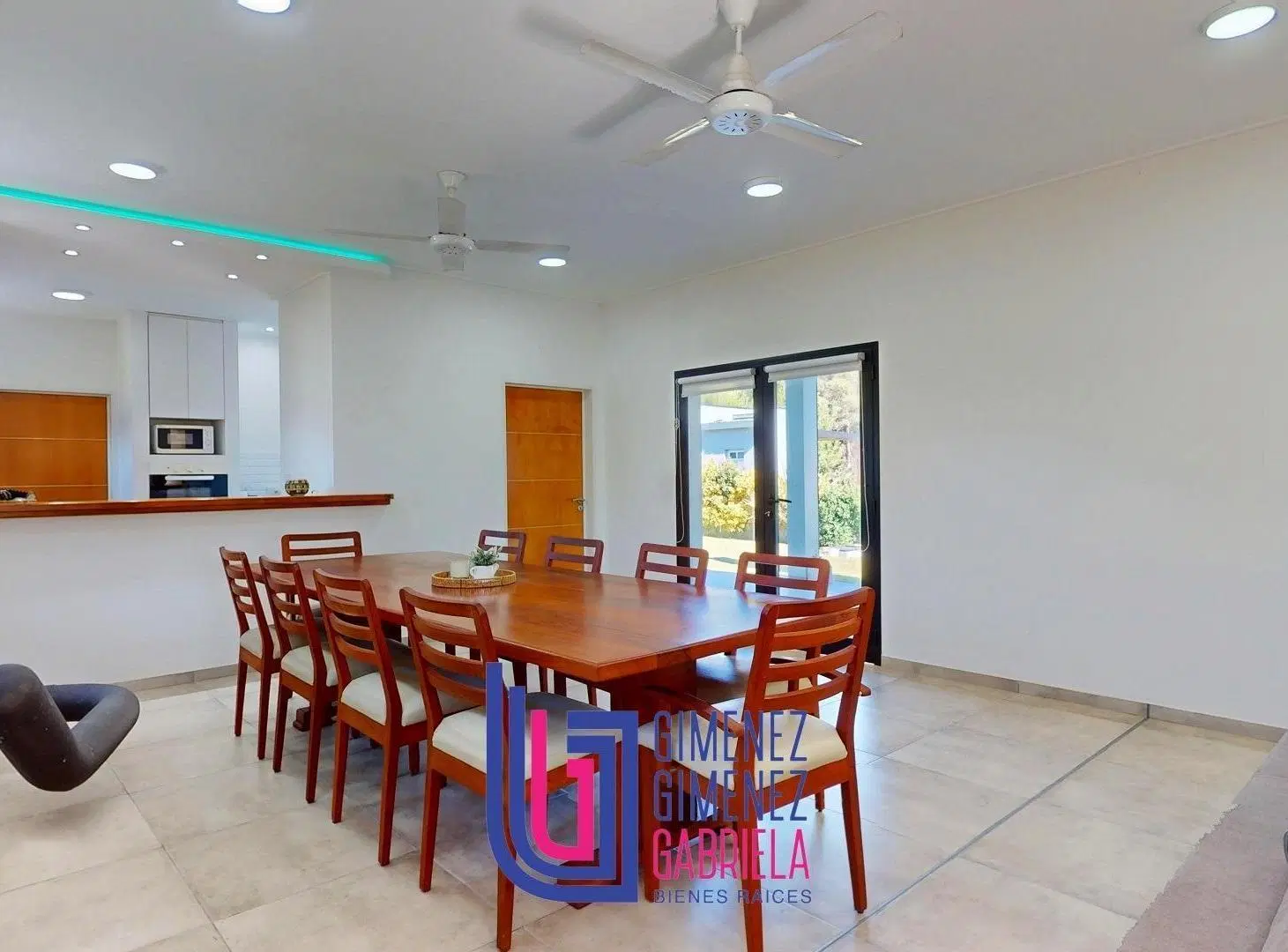 VENTA Barrios Las Carquejas Casa con pileta Villa Garibaldi 4
