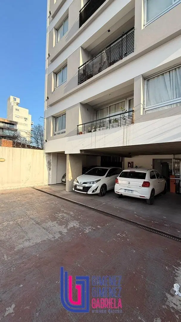 VENTA 16 45 Y 46 COCHERA SEMICUBIERTA ZONA TRIBUNALES 4