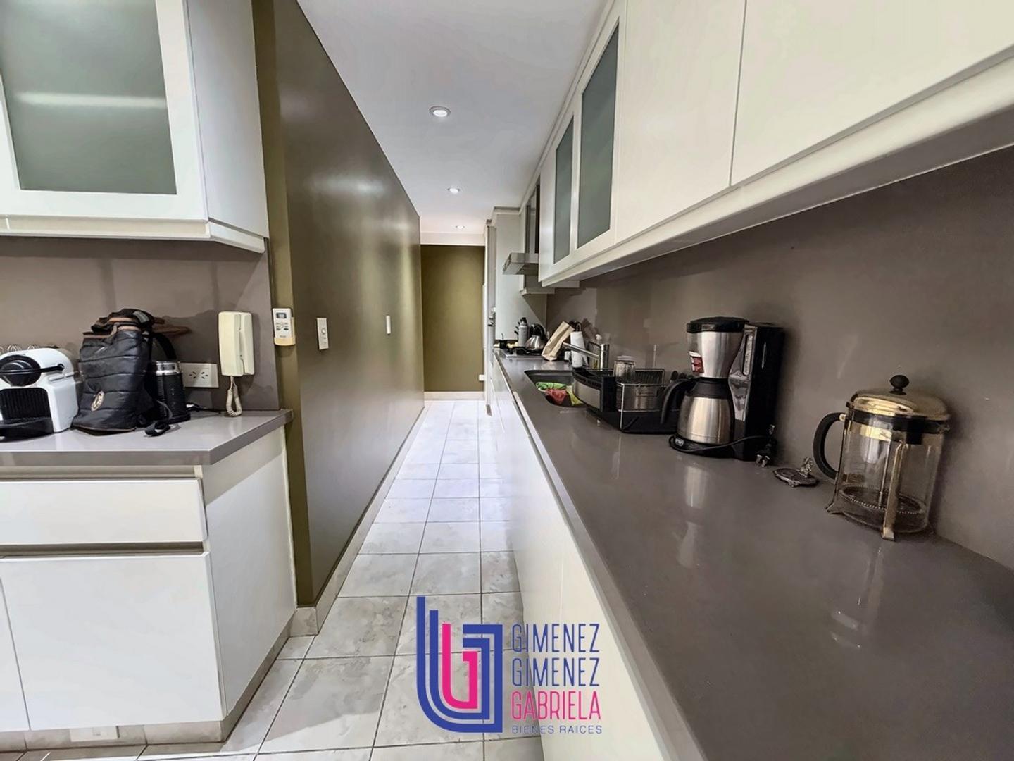 Foto de Venta de departamento en recoleta de tres dormitorios., imagen 3