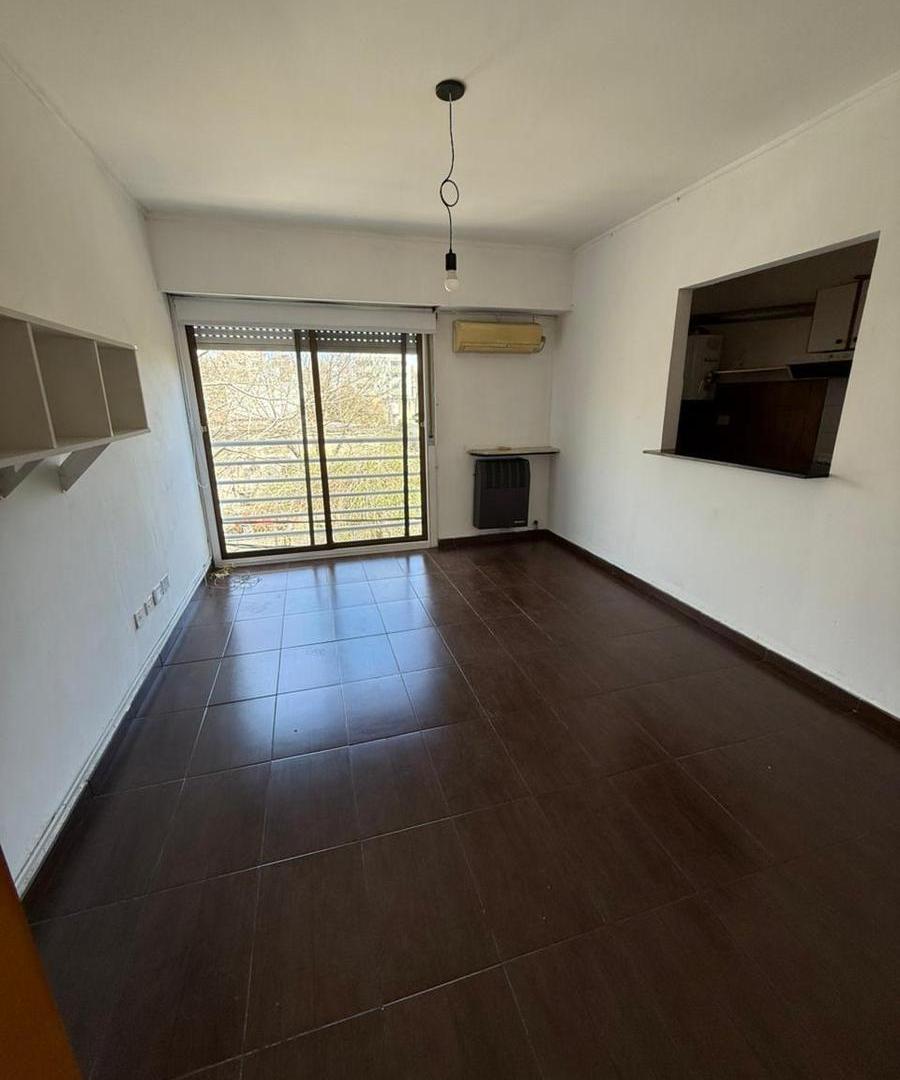 Foto de ALQUILER – DEPARTAMENTO 1 DORMITORIO CON COCHERA, imagen 2