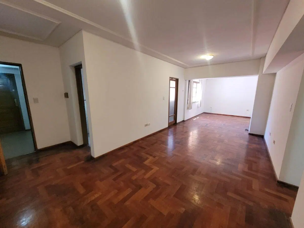 SE ALQUILA EXCELENTE DEPARTAMENTO DE 3 DORMITORIOS 4