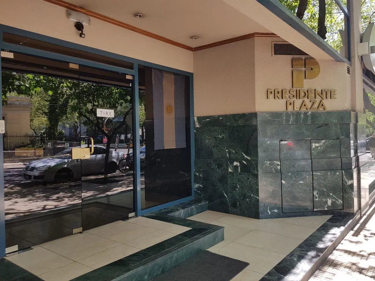 SE ALQUILA MONOAMBIENTE DE CATEGORÍA EN EDIFICIO PRESIDENTE 4