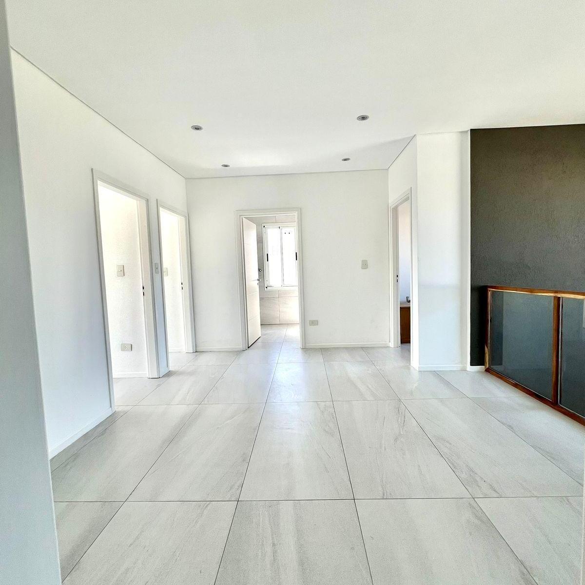 VENTA- CASA- LAGOON PILAR