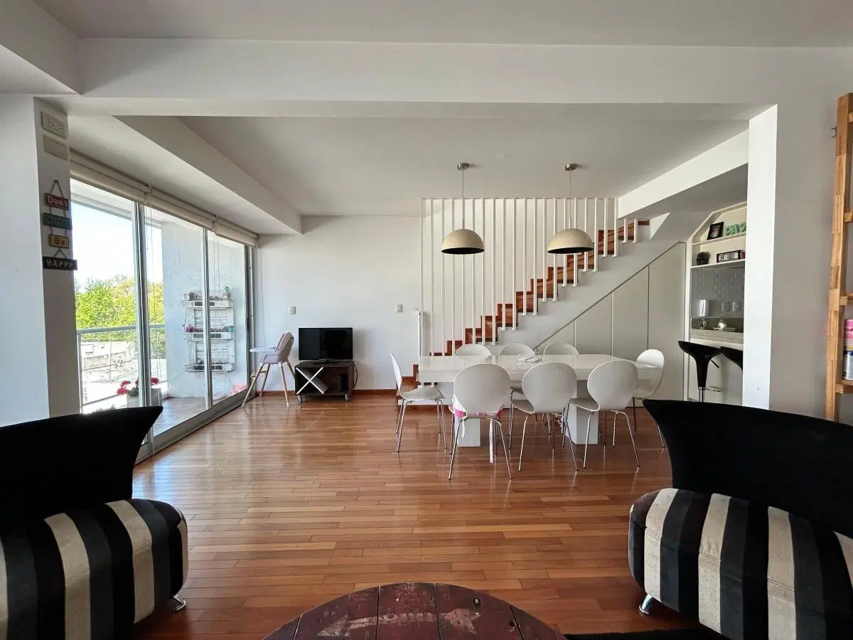VENTA- DEPARTAMENTO DUPLEX- VICENTE LOPEZ 8