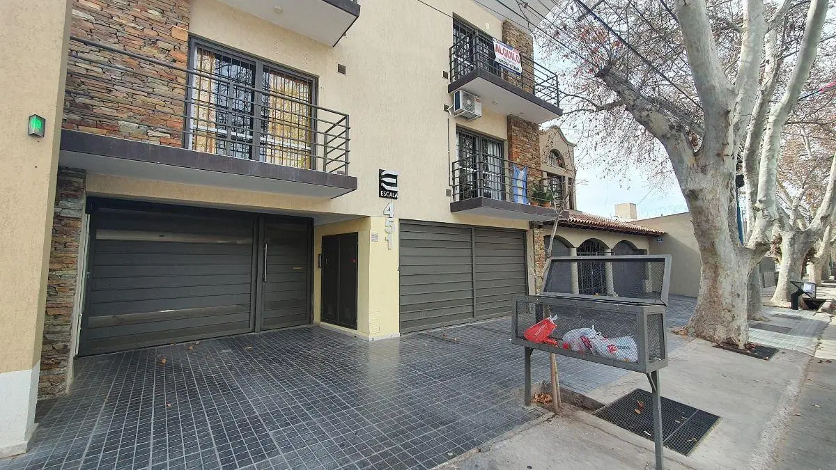Departamento en alquiler calle Patricias Mendocinas 451 1